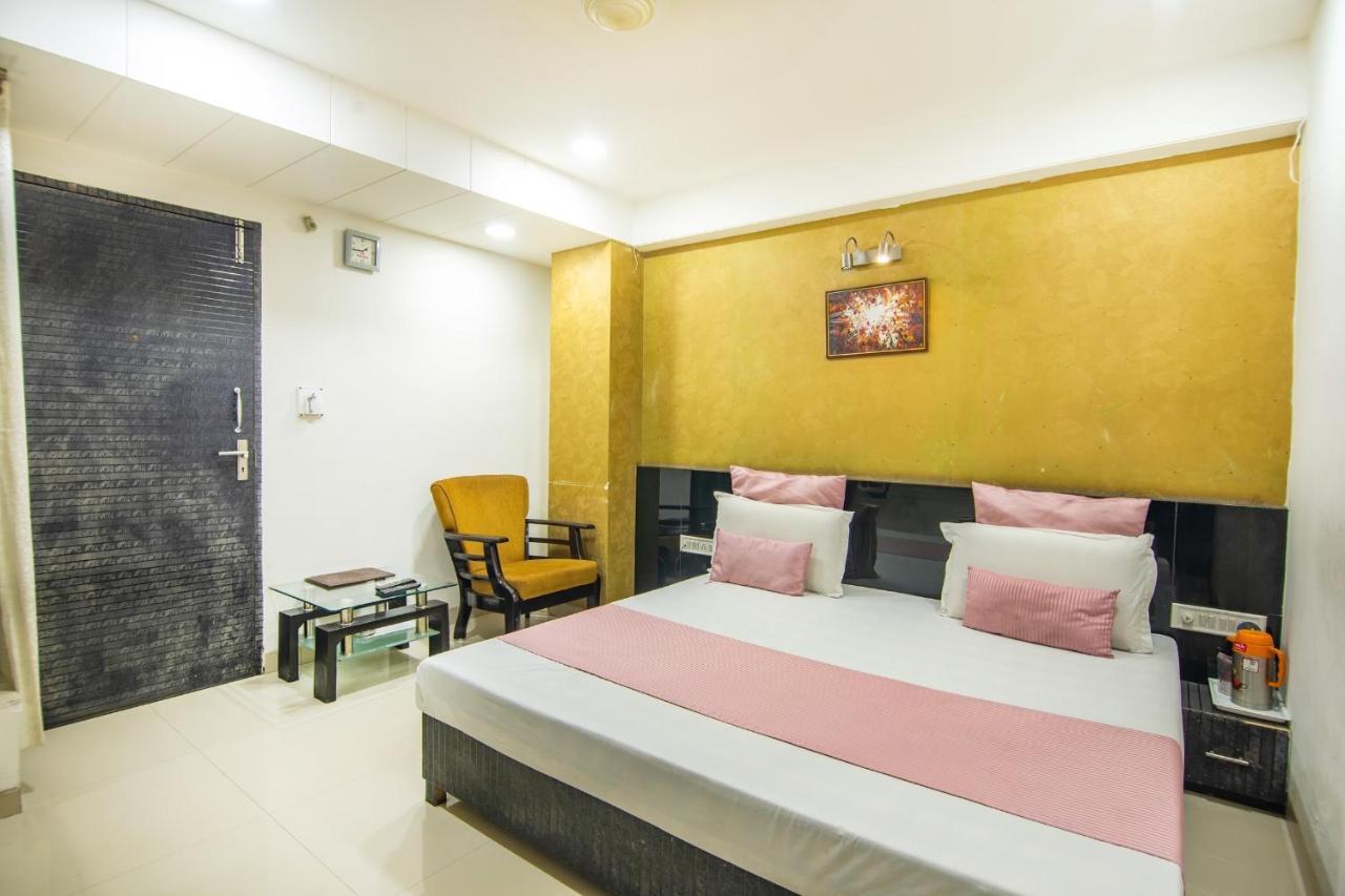 Morya Regency Hamidia Road Hotell Bhopal Exteriör bild